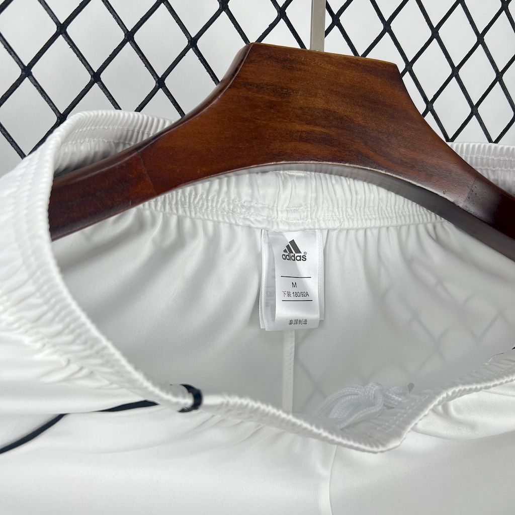 Manchester United 25/26 jersey kit shorts