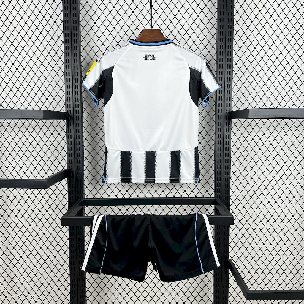 Newcastle 25/26 home kids jersey kit
