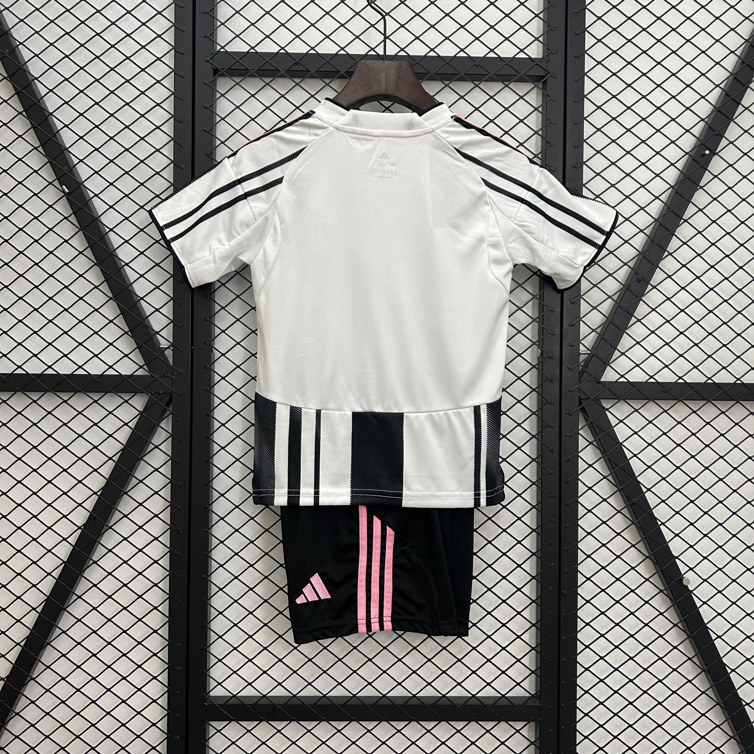 Juventus 25/26 home jersey Kids kit