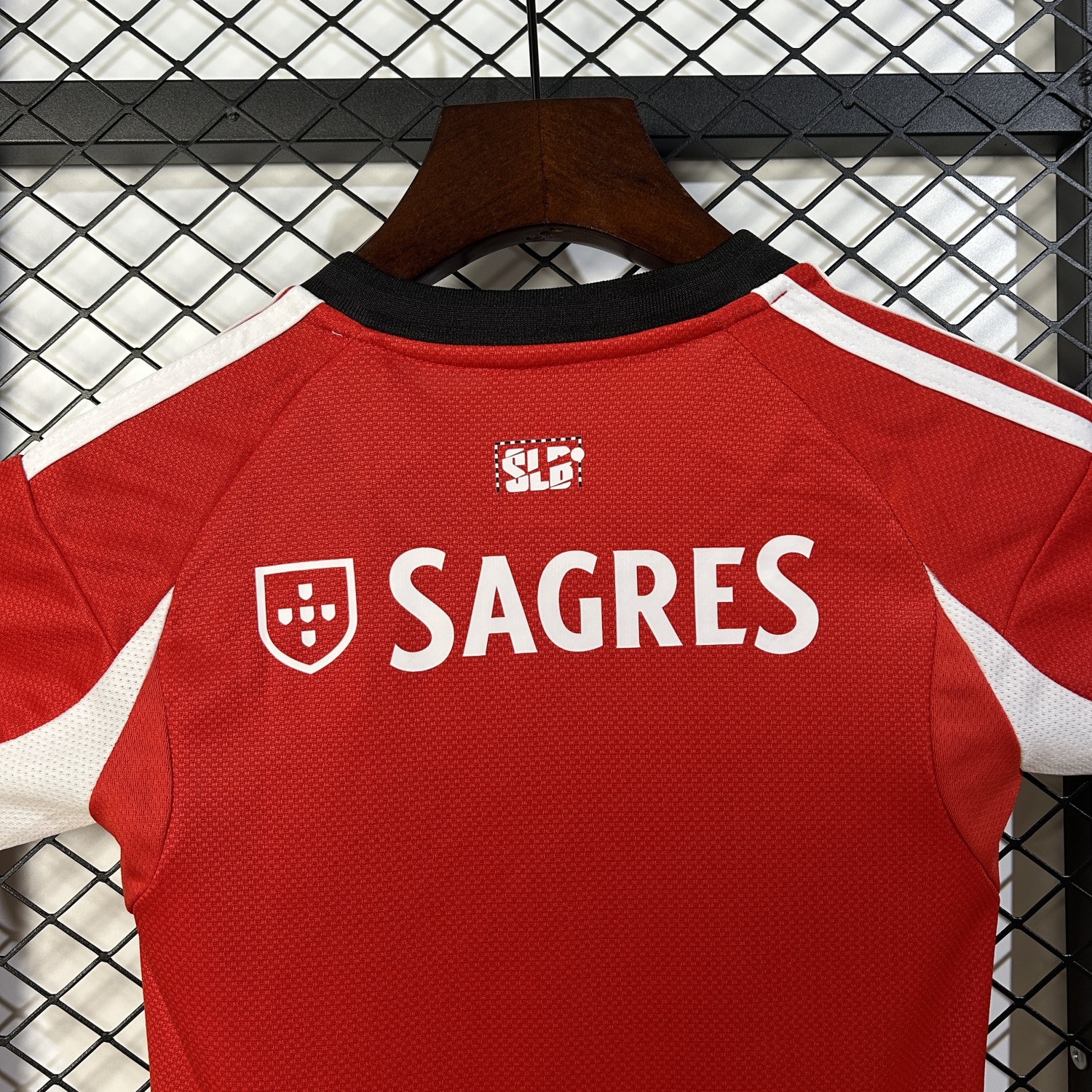 Benfica 25/26 home kids jersey kit