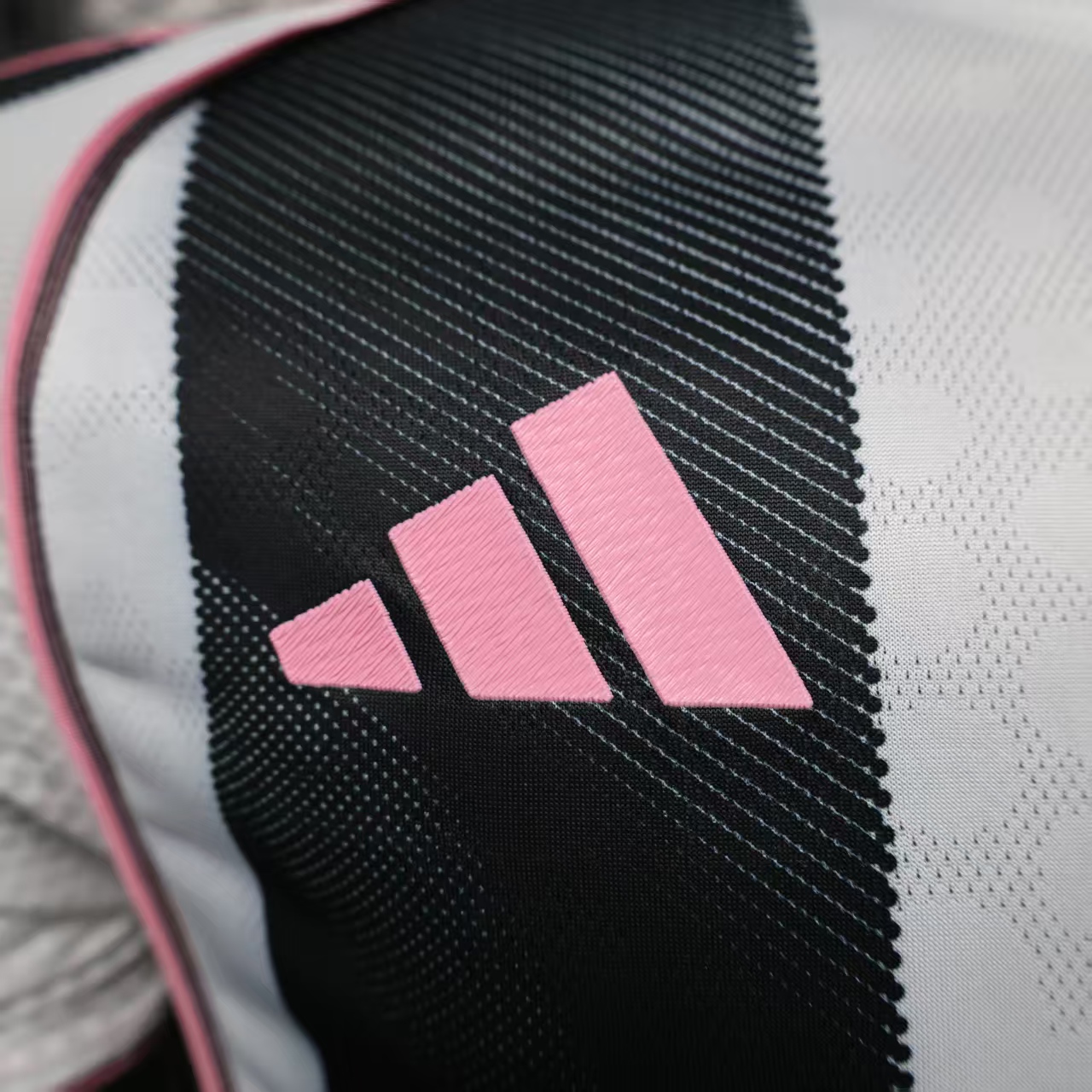 Juventus 25/26 home Player jersey kit shirt