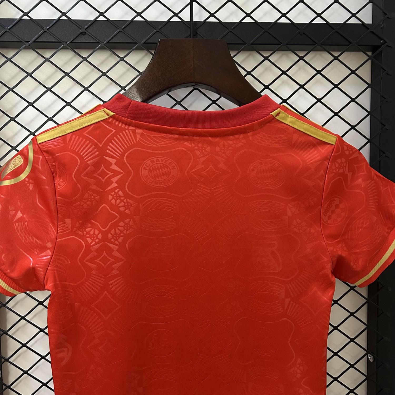 Bayern Munich 125th Kids jersey kit shirts