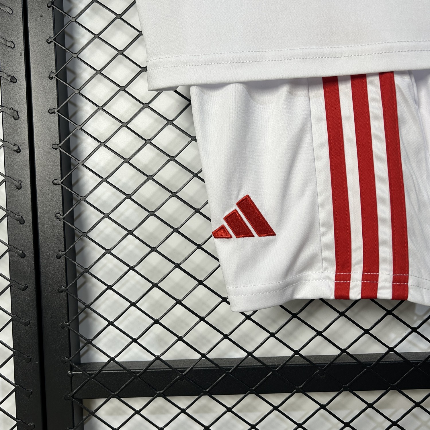 Benfica 25/26 third kids jersey kit