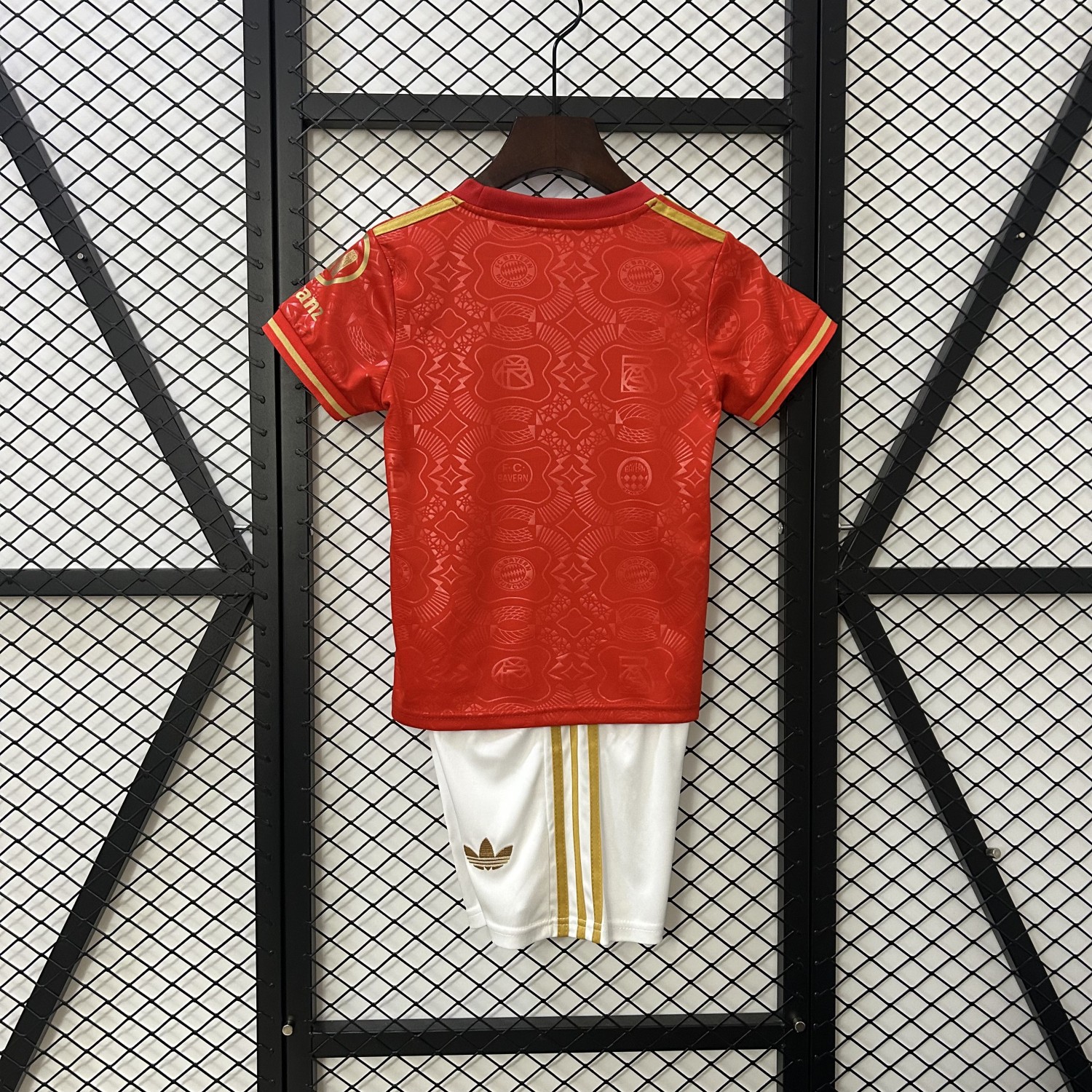 Bayern Munich 125th Kids jersey kit shirts