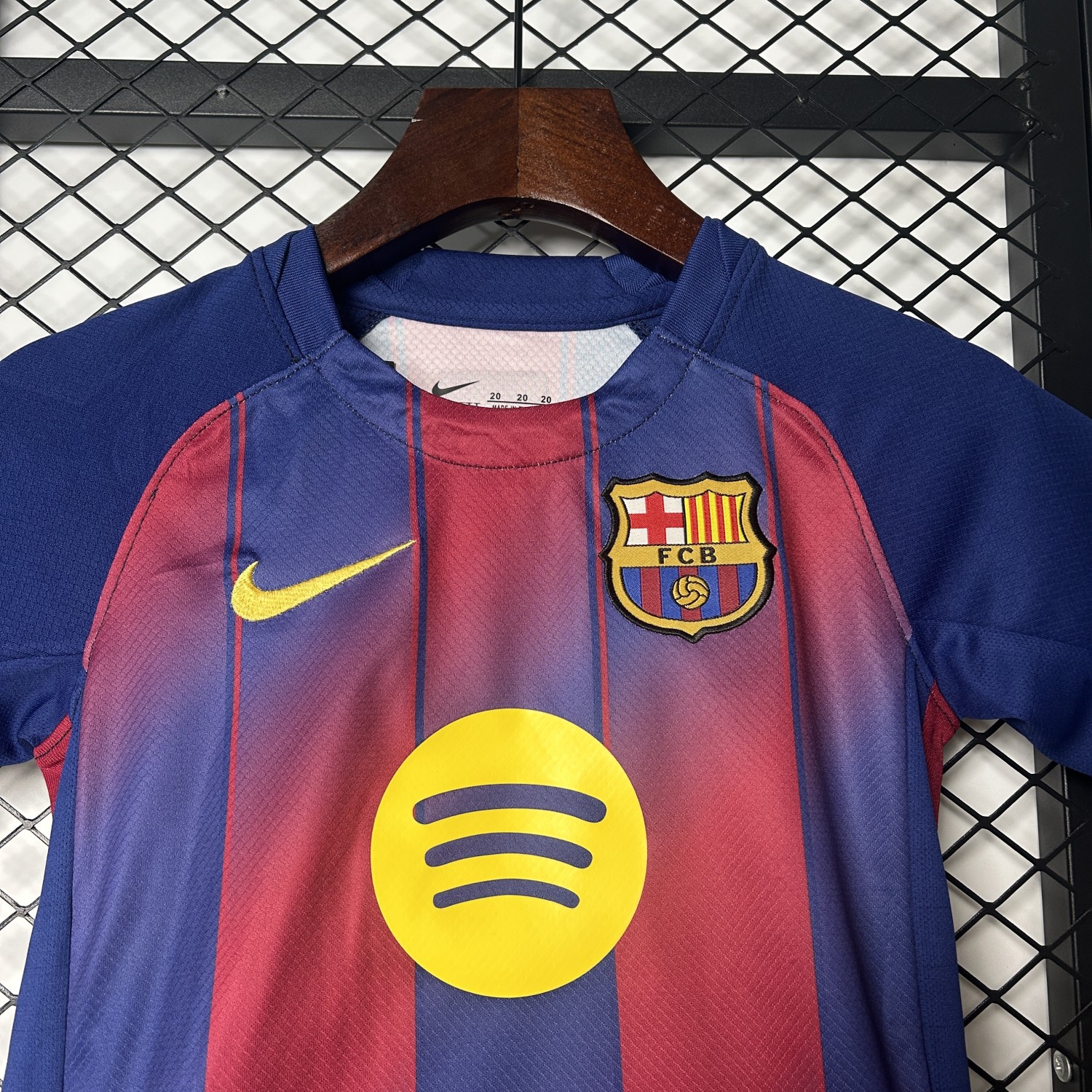 Barcelona 25/26 home kids jersey kit