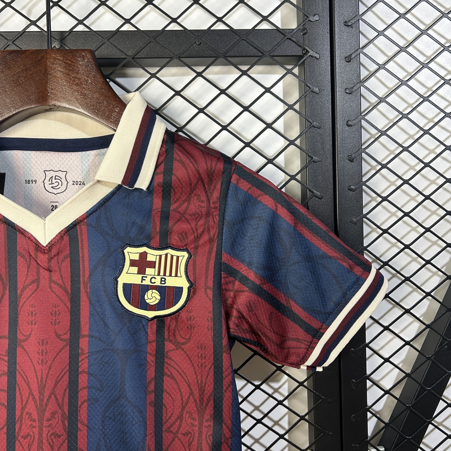 Barcelona 125th anniversary kids jersey kit