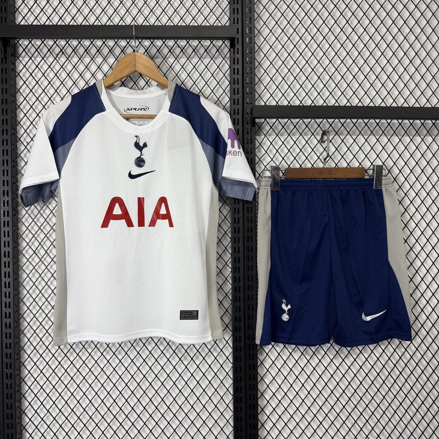 Tottenham Hotspur 25/26 home Kids jersey kit
