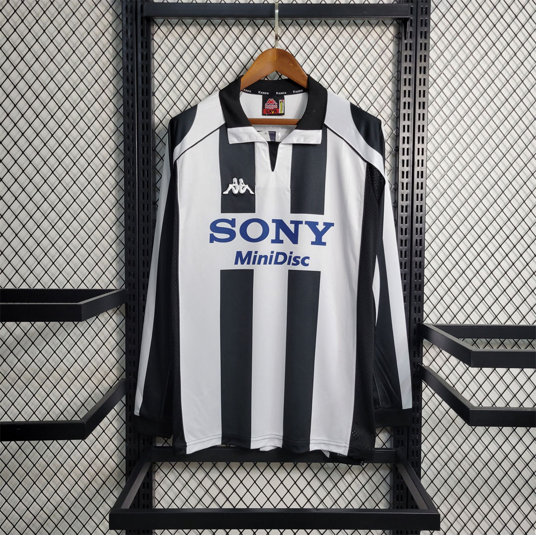 Juventus 97/98 home Retro Long Sleeve jersey kit