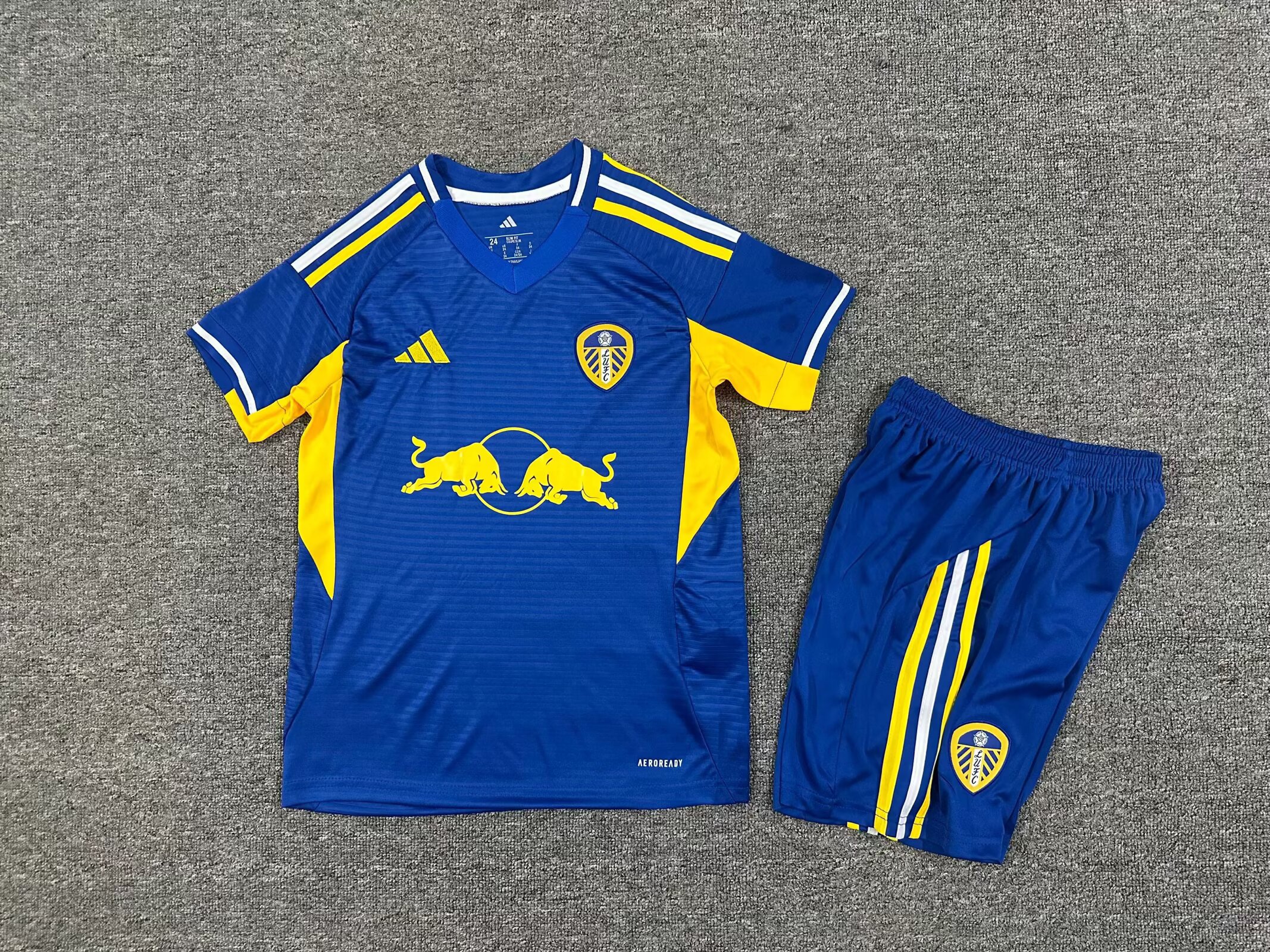 Leeds United 25/26 away kids jersey kit