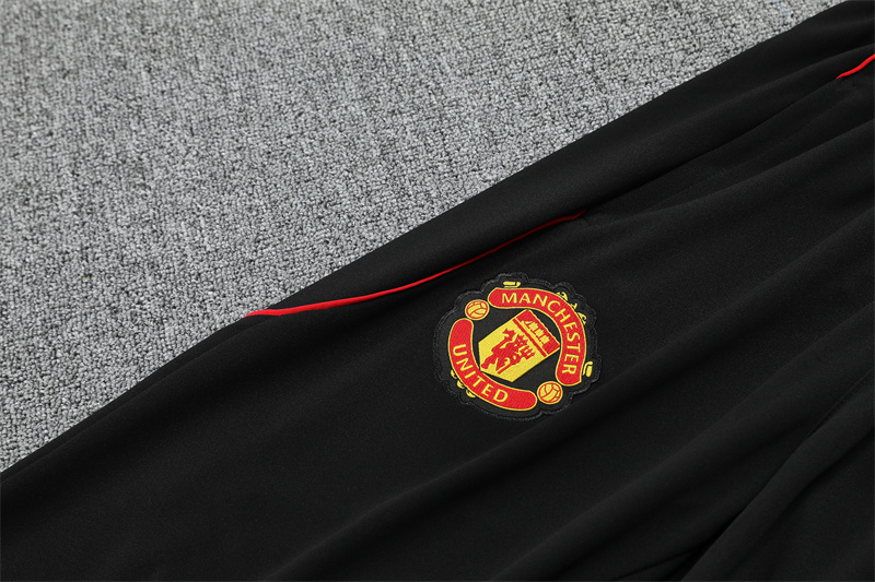 Manchester United 25/26 Tracksuit Training Man/Kids