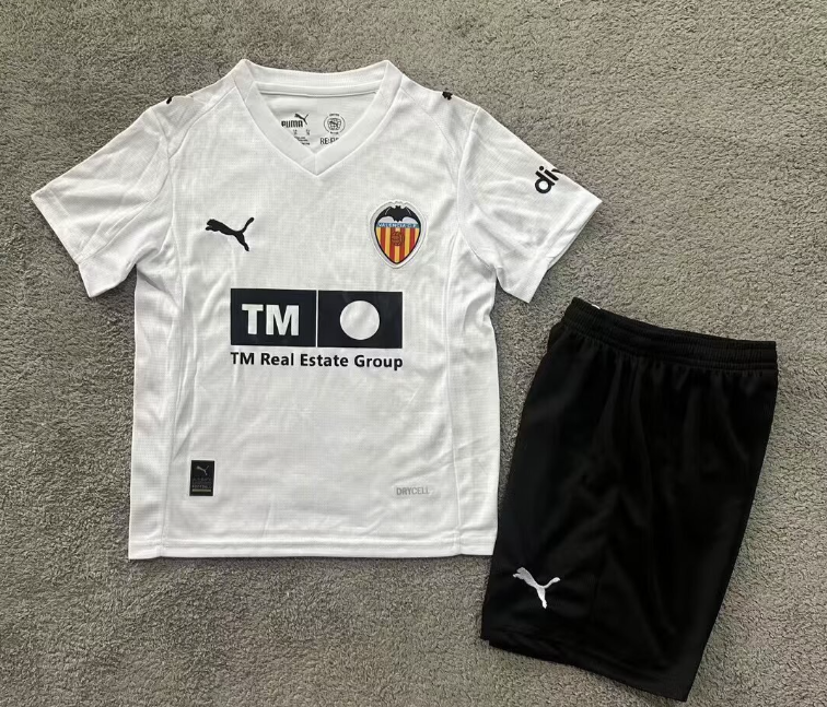 Valencia 25/26 home Kids jersey kit