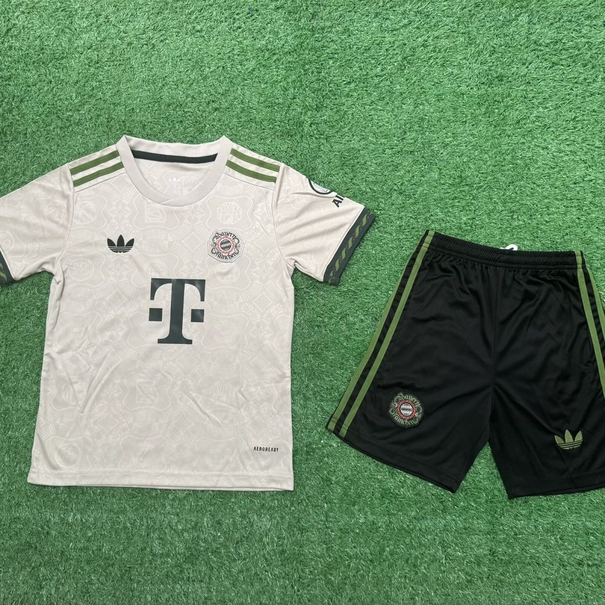 Bayern Munich 25/26 Oktoberfest Kids jersey kit