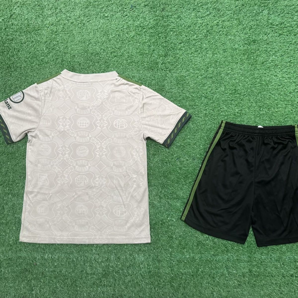 Bayern Munich 25/26 Oktoberfest Kids jersey kit