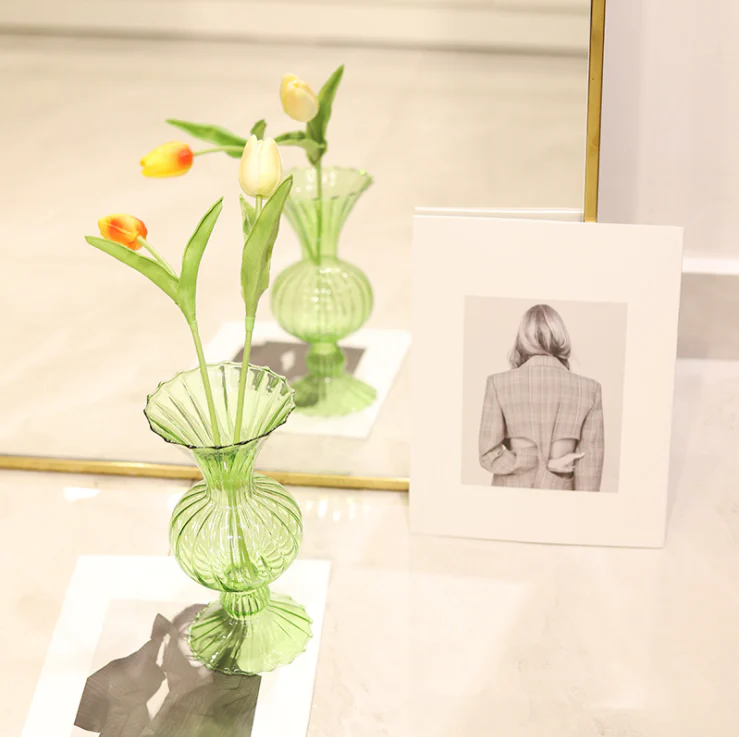 Puffy Ribbed Glass Vase Decor