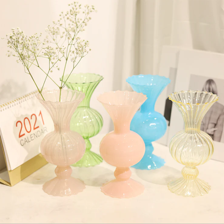 Puffy Ribbed Glass Vase Decor
