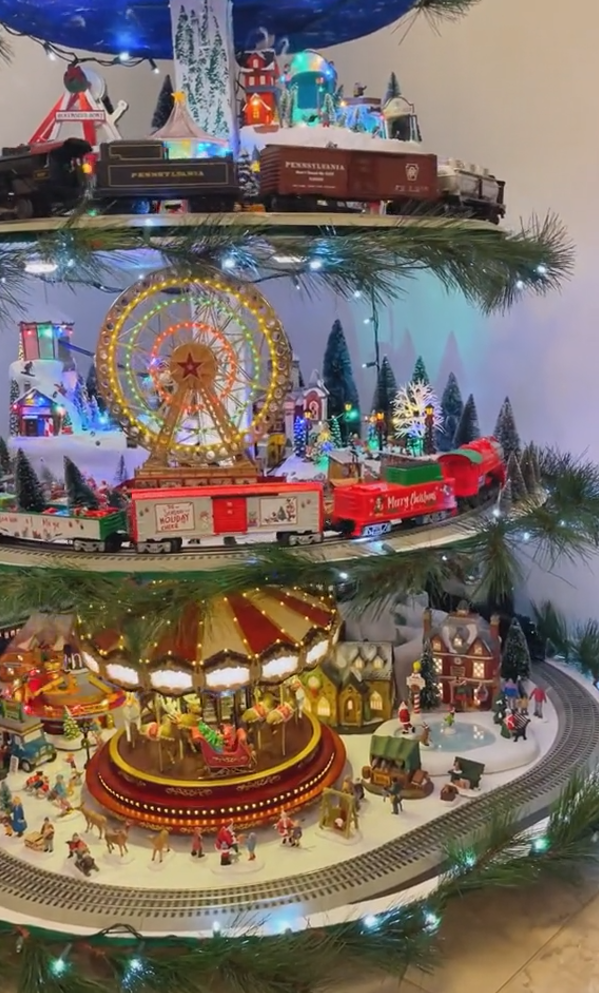 💝Last Day Clearance💥Buy two, get free shipping, and receive a gift.💥Ferris wheel Christmas tree