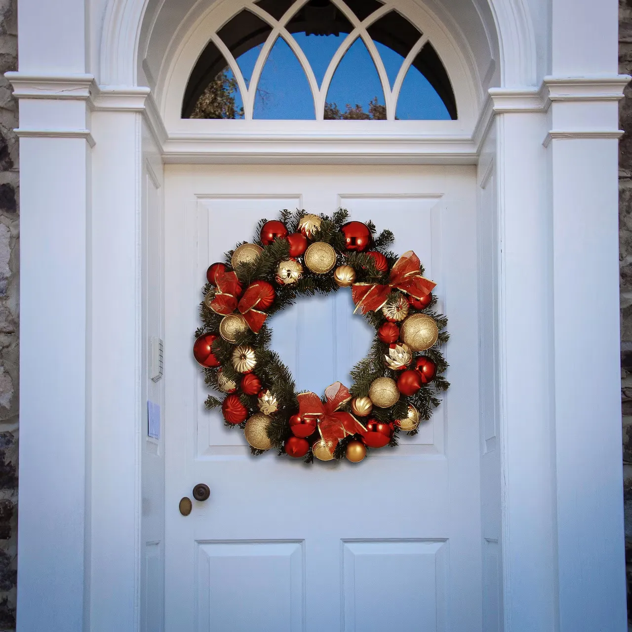 30 Gold & Red Mixed Ornament Wreath