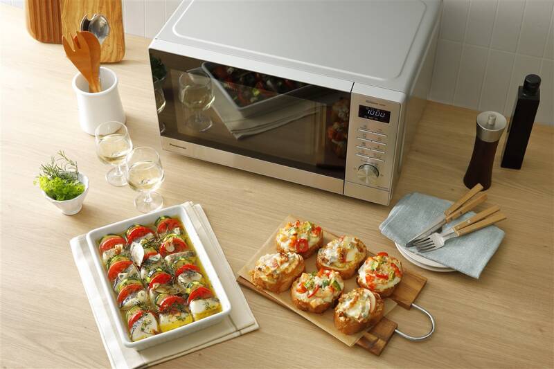 Mikrovlnná trouba Panasonic NN-GD39QSEPG šedá