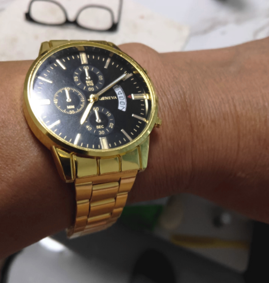 Sportliche Herrenuhr im modernen Design, Modell 66981