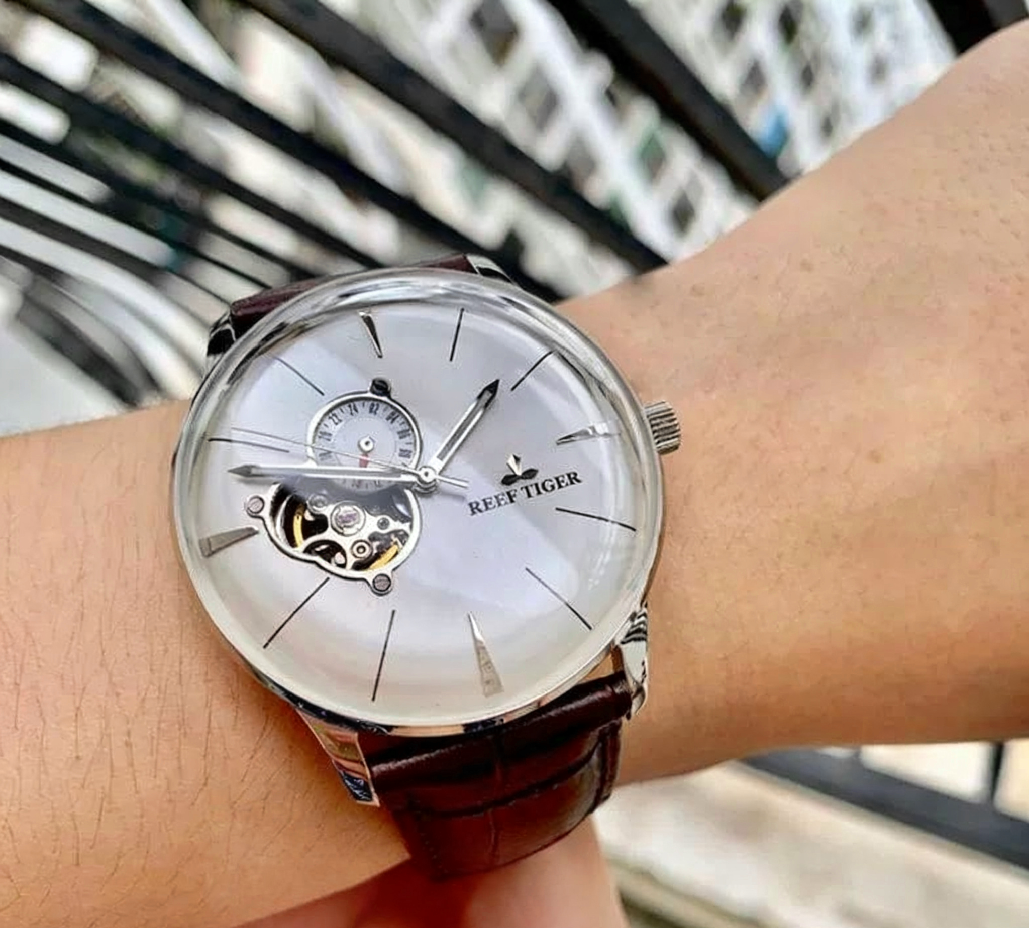 Elegante Herrenuhr im klassischen Stil, Modell 32314