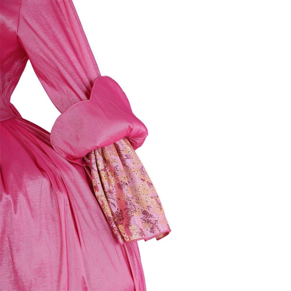 Розовое платье в стиле рококо XVIII века - Длинный рукав с вышивкой и нежным цветочным украшением на груди