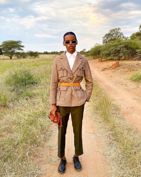 3989 Yellow Stitch Smooth Leather Brogue Shoes