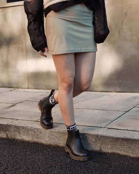 2976 Women's Leather Chelsea Boots