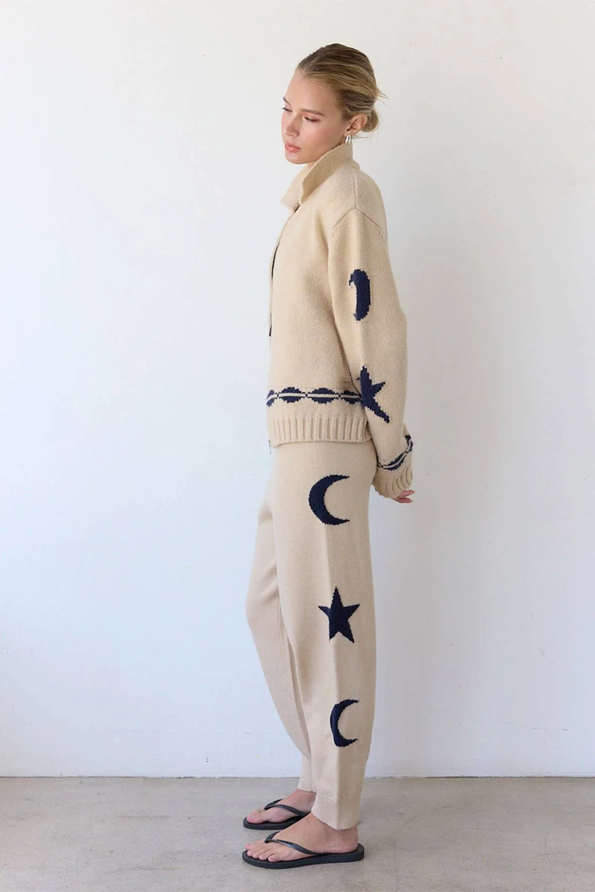 Cozy Pattern Zip Sweater Set - XAYUYUE