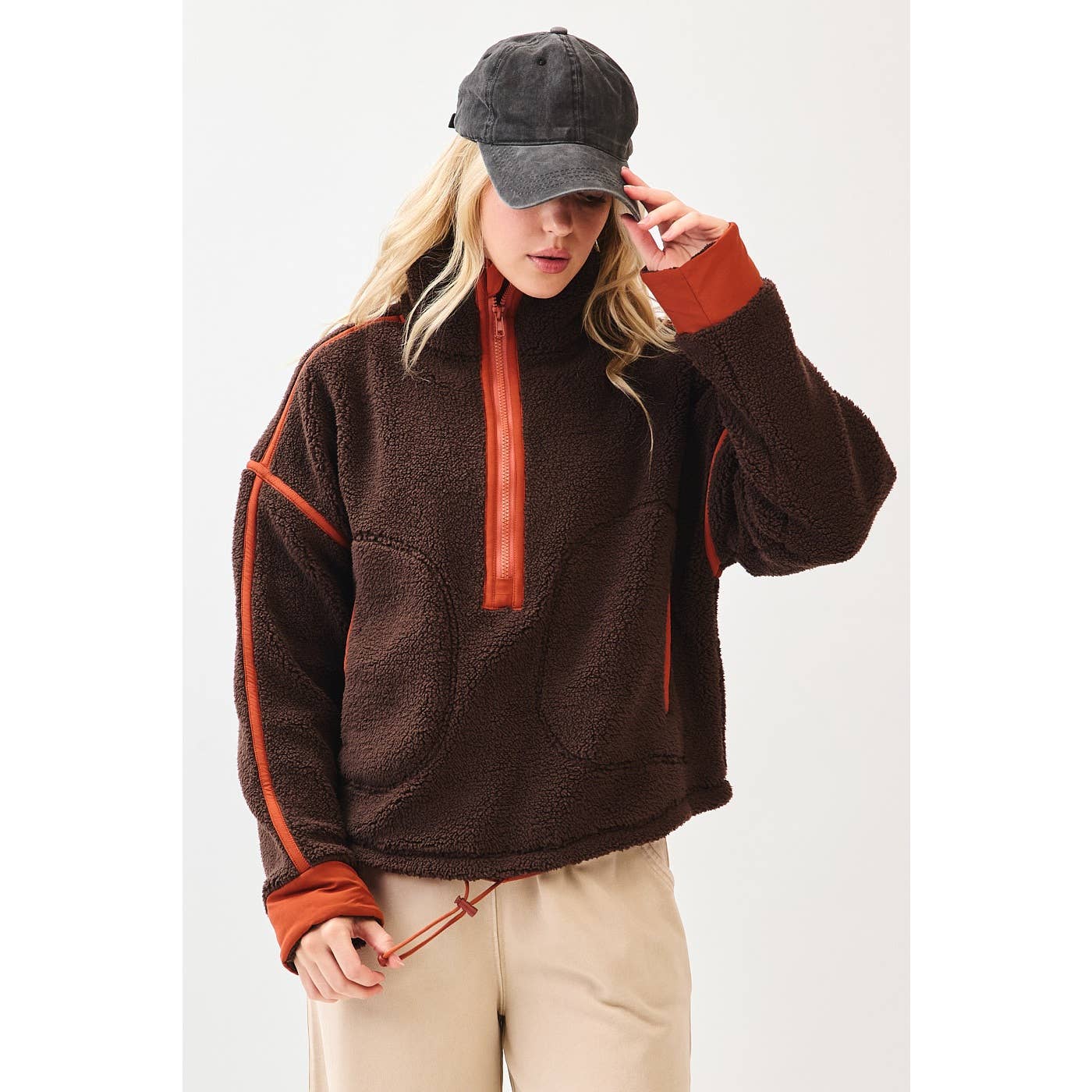 HALF ZIP CONTRAST DETAIL FLEECE SWEATSHIRT: BROWN - XAYUYUE