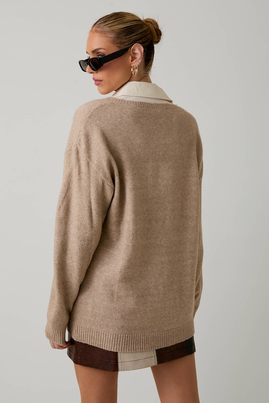 LONG SLEEVE SHIRT COLLAR LAYERED PULL OVER SWEATER TOP: OATMEAL - XAYUYUE