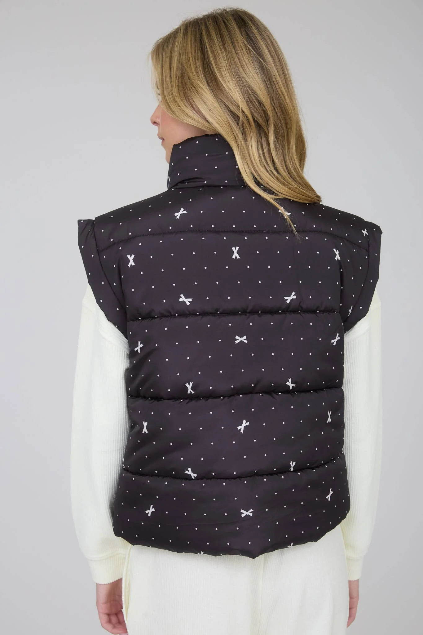 POLKA DOT BOW PATTERN ZIP-UP PUFFER VEST: BLACK - XAYUYUE