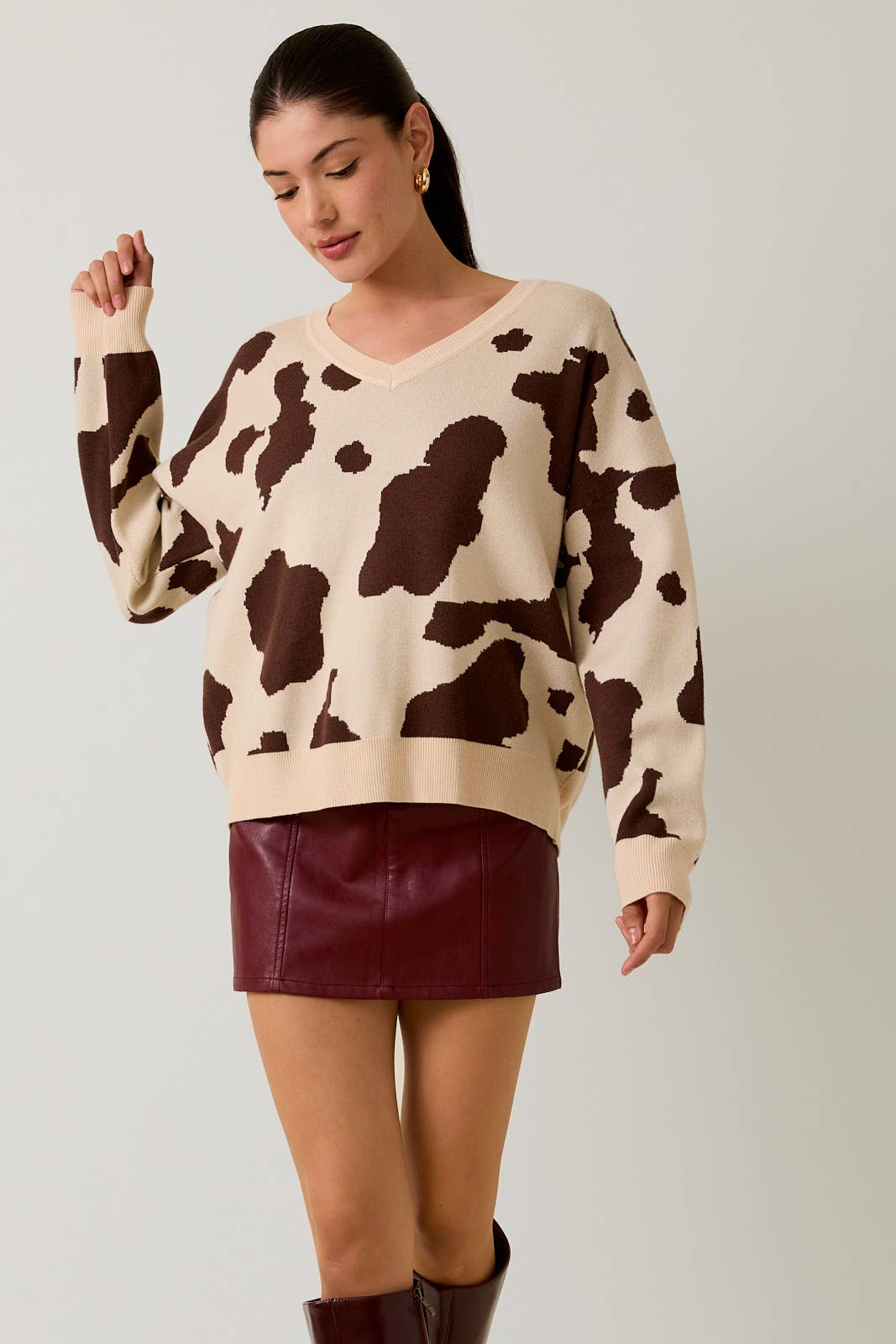 V-NECK LONG SLEEVE COW PATTERN SWEATER - XAYUYUE
