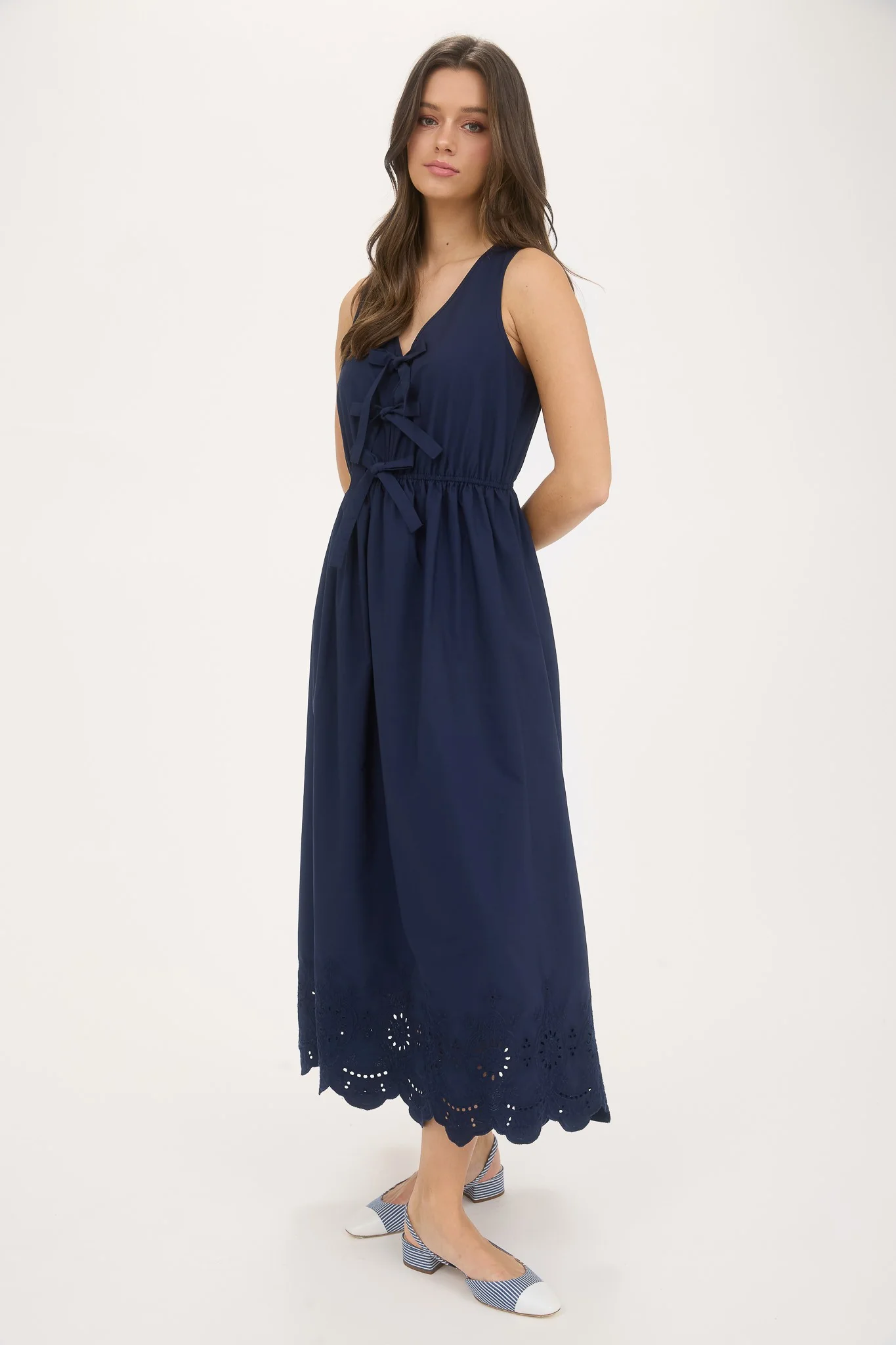 Front Bow Tie Sleeveless Eyelet Hem Midi Dress - XAYUYUE