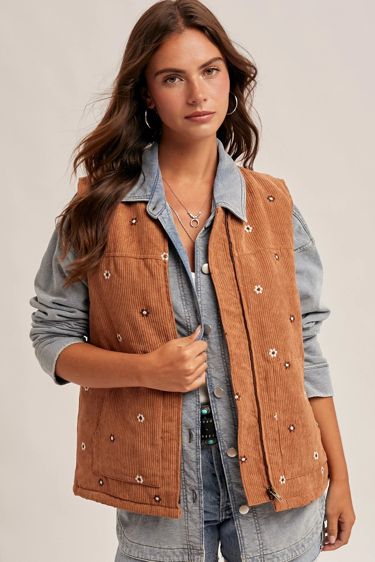 Floral Embroidered Corduroy Zipper Front Vest - XAYUYUE