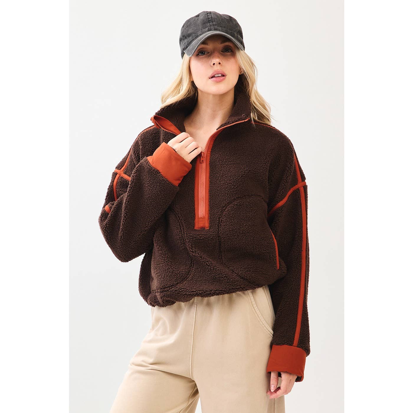 HALF ZIP CONTRAST DETAIL FLEECE SWEATSHIRT: BROWN - XAYUYUE