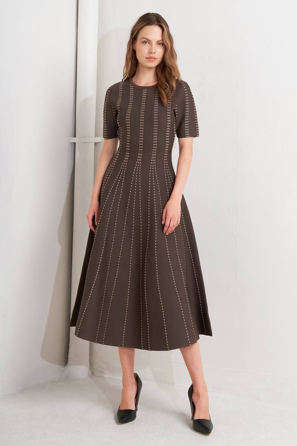 Sweater Knit Midi Dress: Brown - XAYUYUE