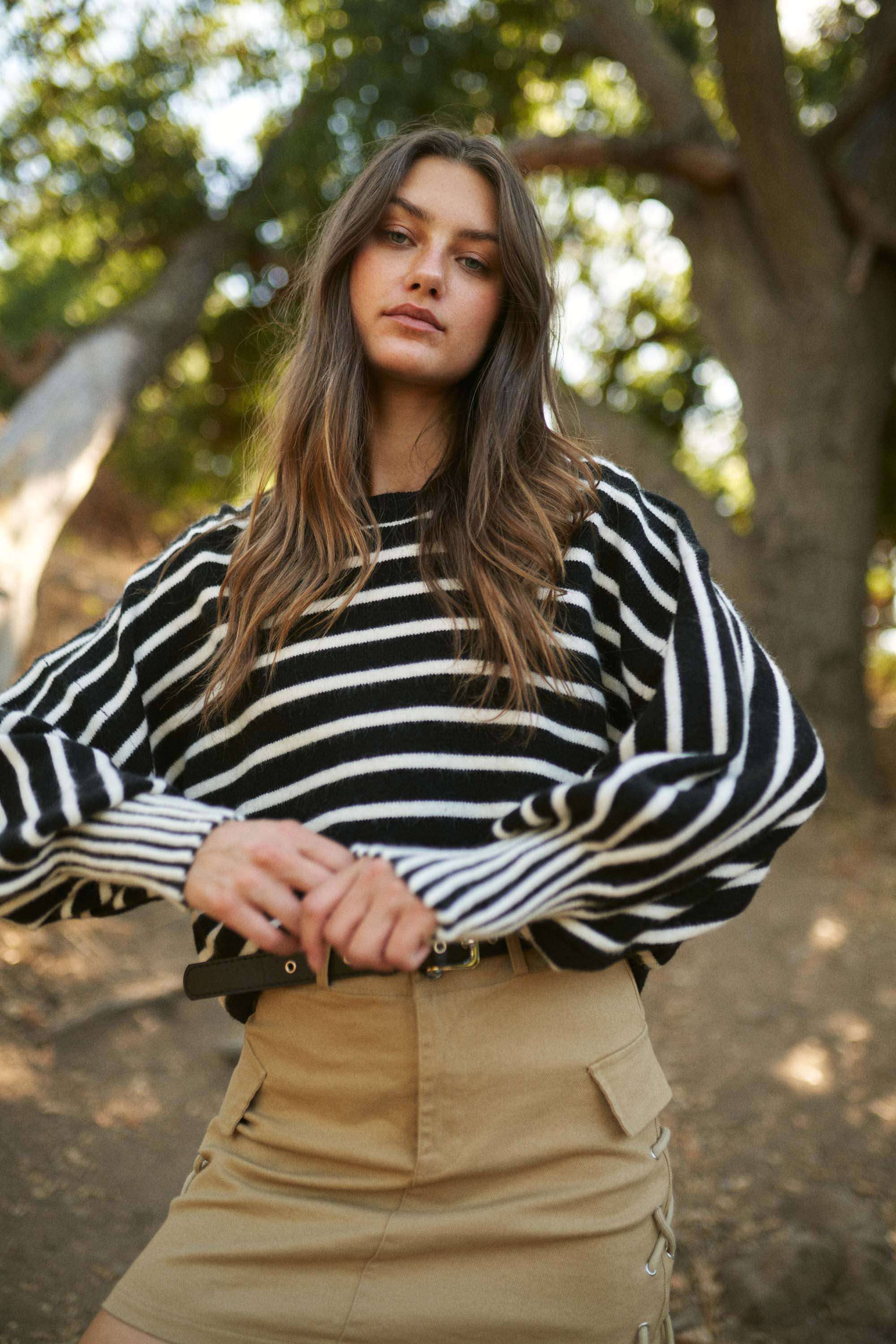 Stripe Puff Sleeve Sweater: Black/White / L - XAYUYUE