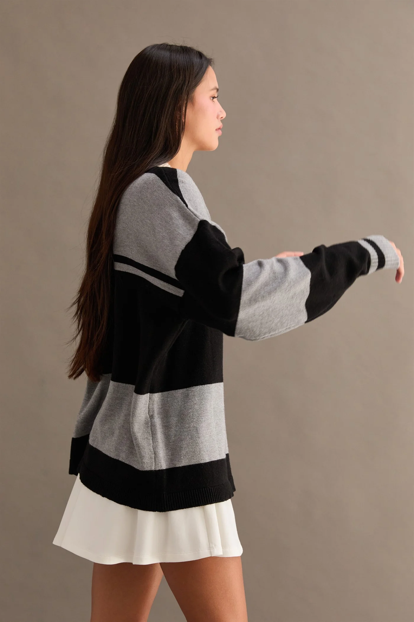 Contrasting Striped Sweater With Polo Collar - XAYUYUE