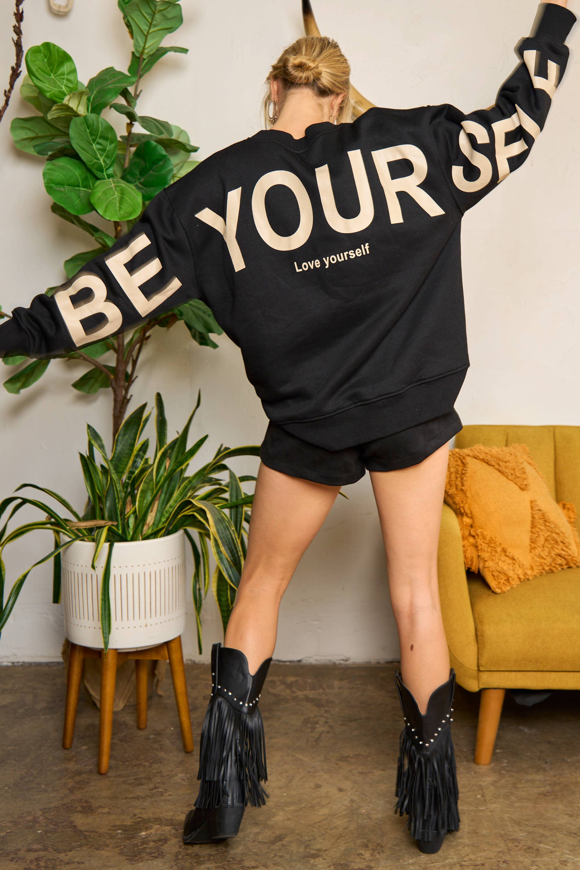 Be Yourself Love Yourself Printed Oversized Sweatshirt: BLACK - XAYUYUE