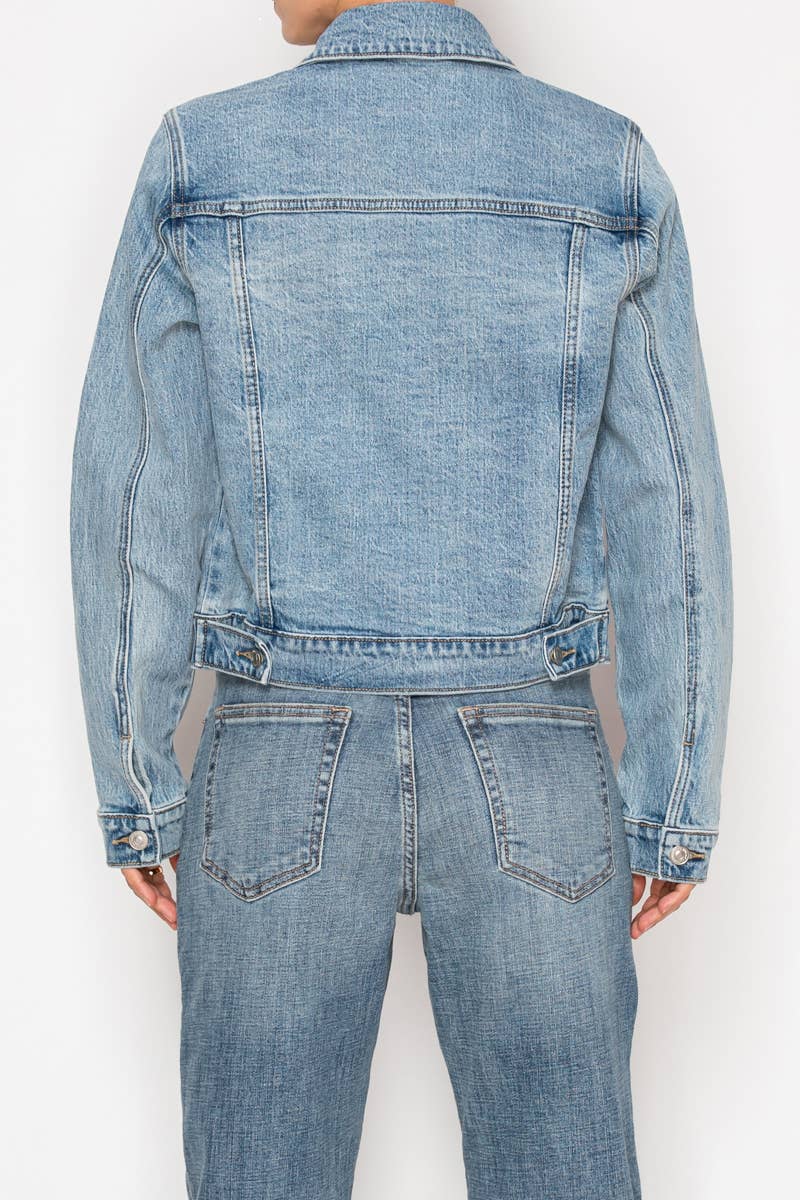 CLASSIC TRUCKER DENIM JACKET - XAYUYUE