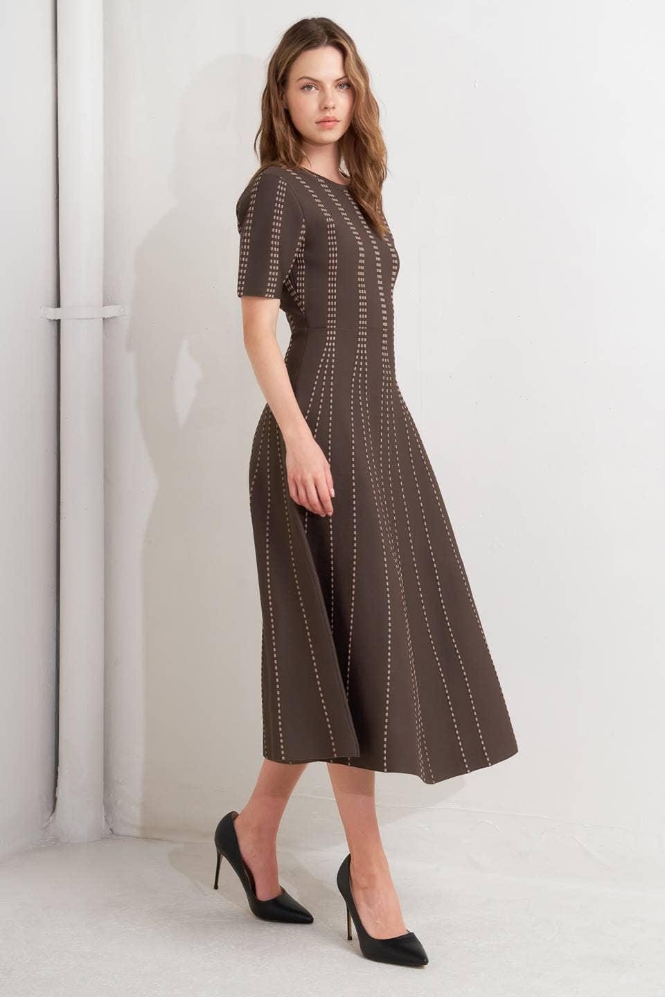 Sweater Knit Midi Dress: Brown - XAYUYUE