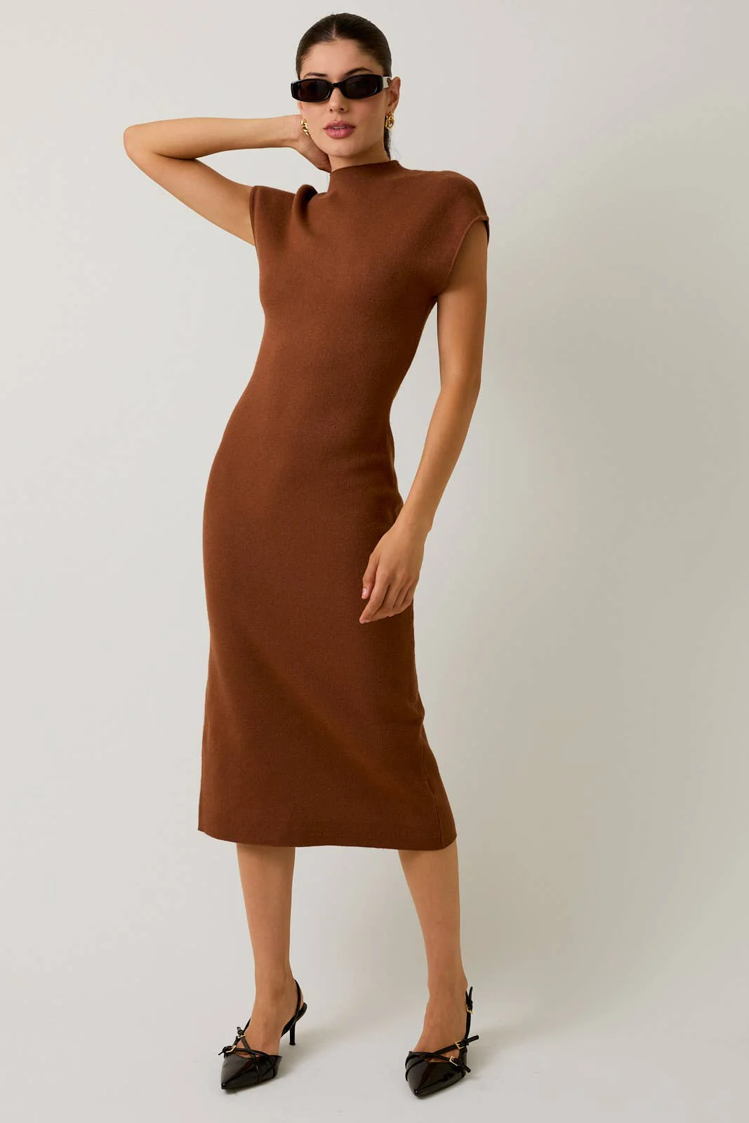 SHORT SLEEVE MOCK NECK MIDI SWEATER DRESS: COGNAC - XAYUYUE
