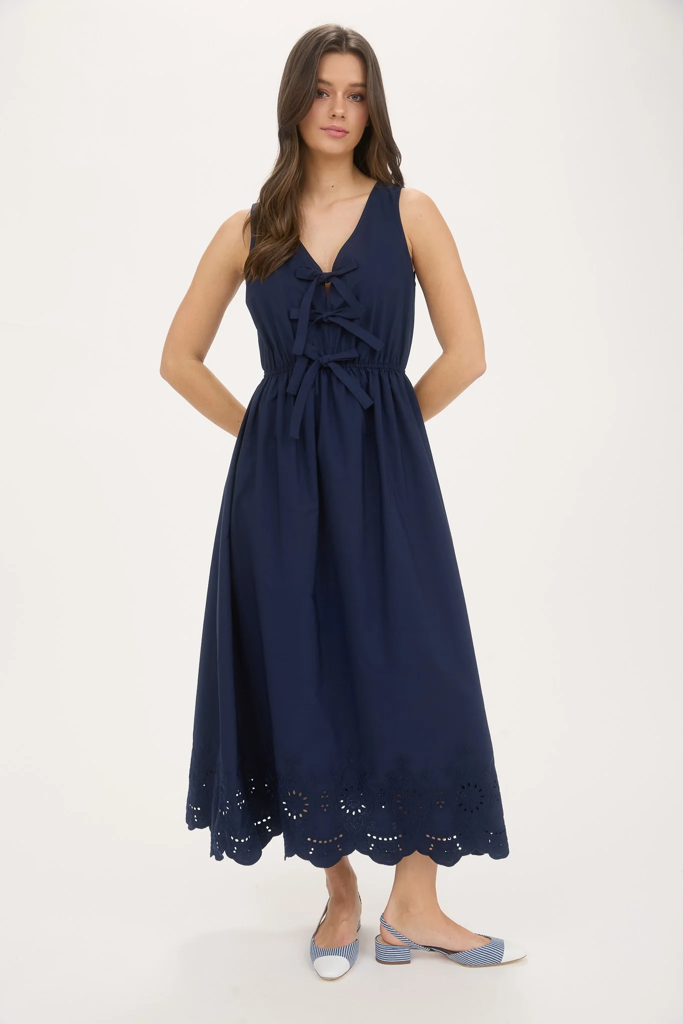 Front Bow Tie Sleeveless Eyelet Hem Midi Dress - XAYUYUE