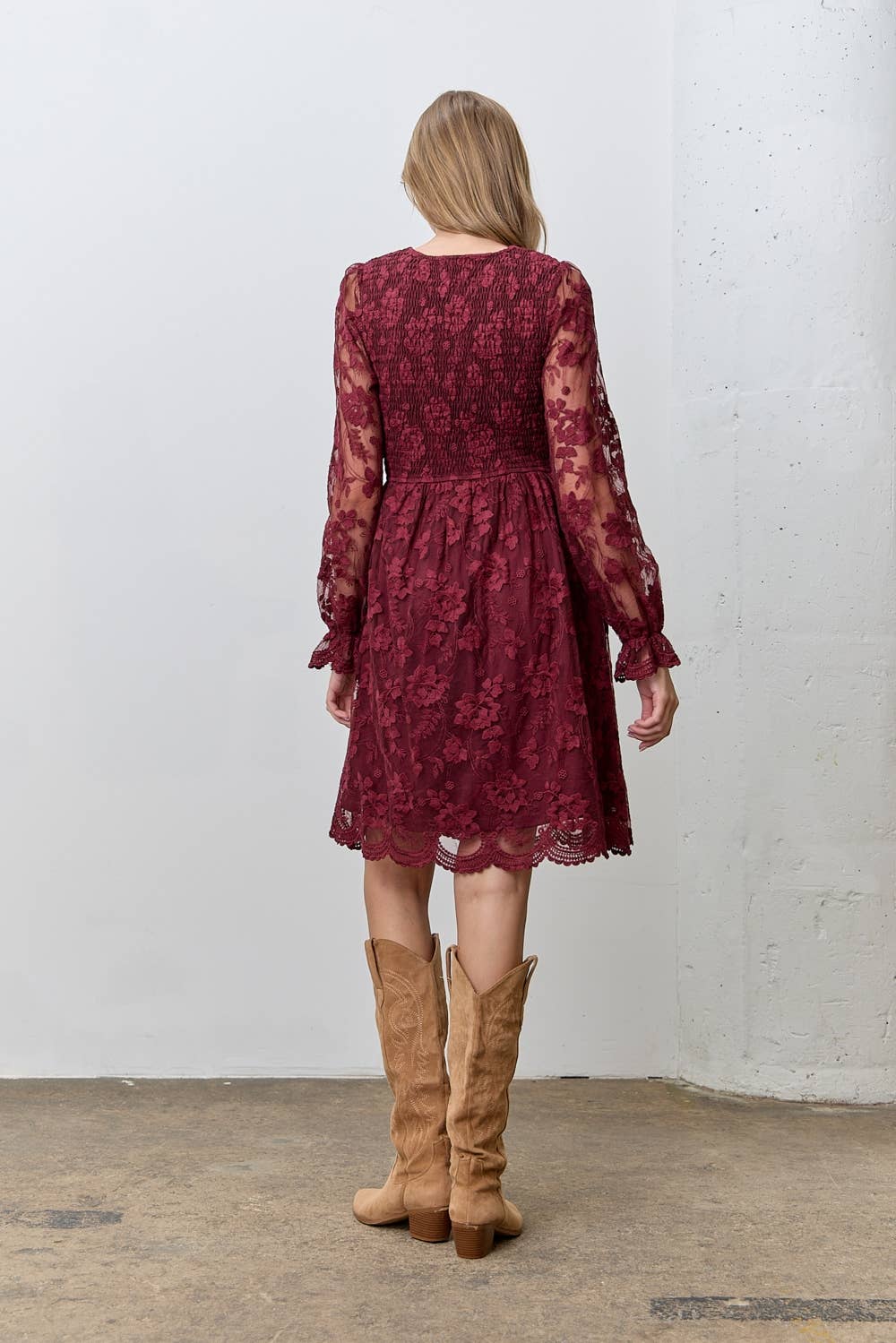 LACE V-NECK SMOCKED BODICE DRESS: BURGUNDY - XAYUYUE