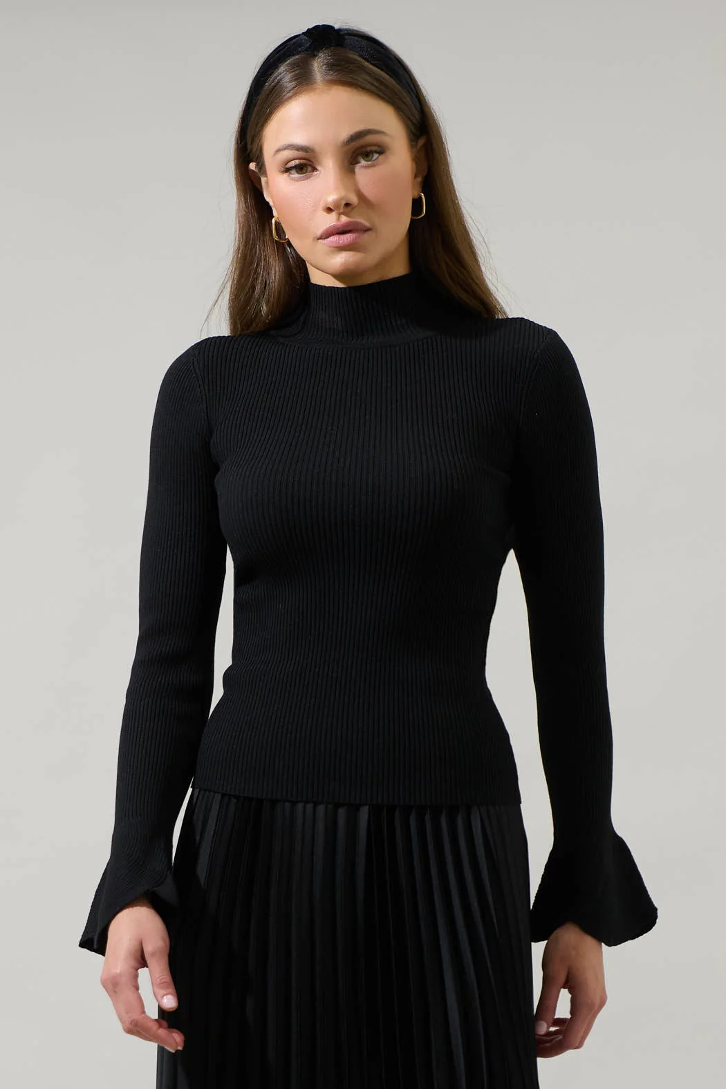 Malvern Bay Mock Neck Sweater: Black - XAYUYUE