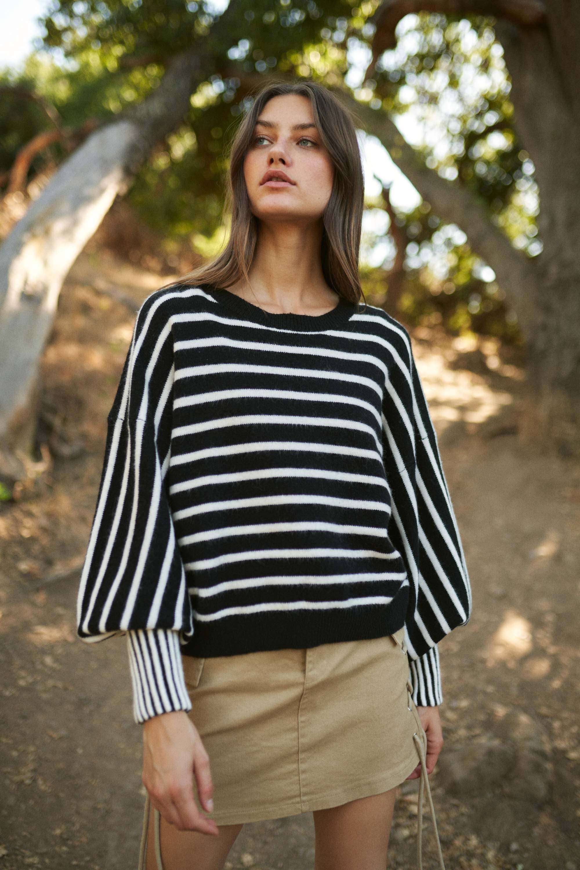 Stripe Puff Sleeve Sweater: Black/White / L - XAYUYUE