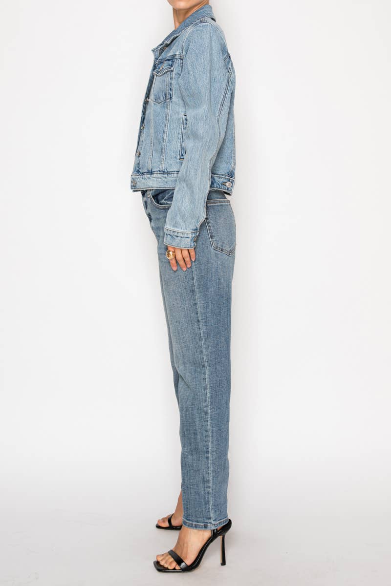 CLASSIC TRUCKER DENIM JACKET - XAYUYUE