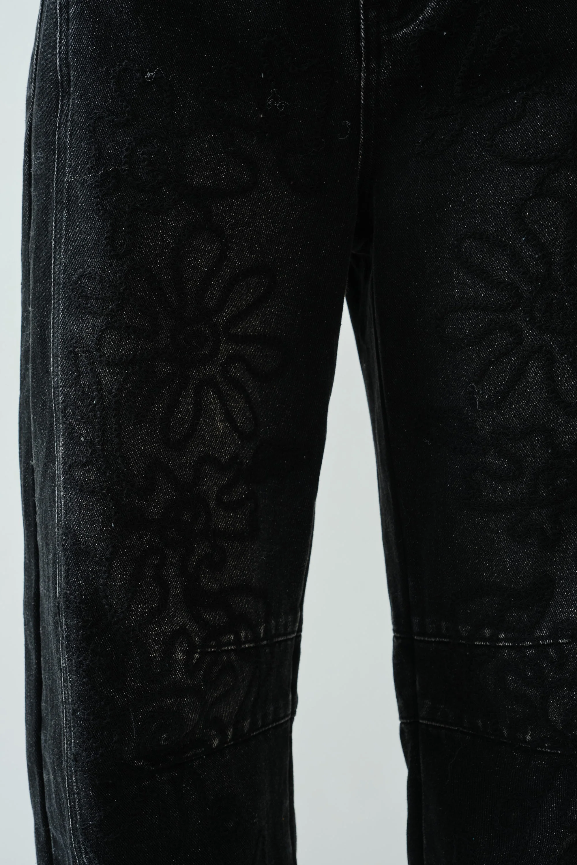 Embroidered Detail Cotton Barrel Pants in Black - XAYUYUE