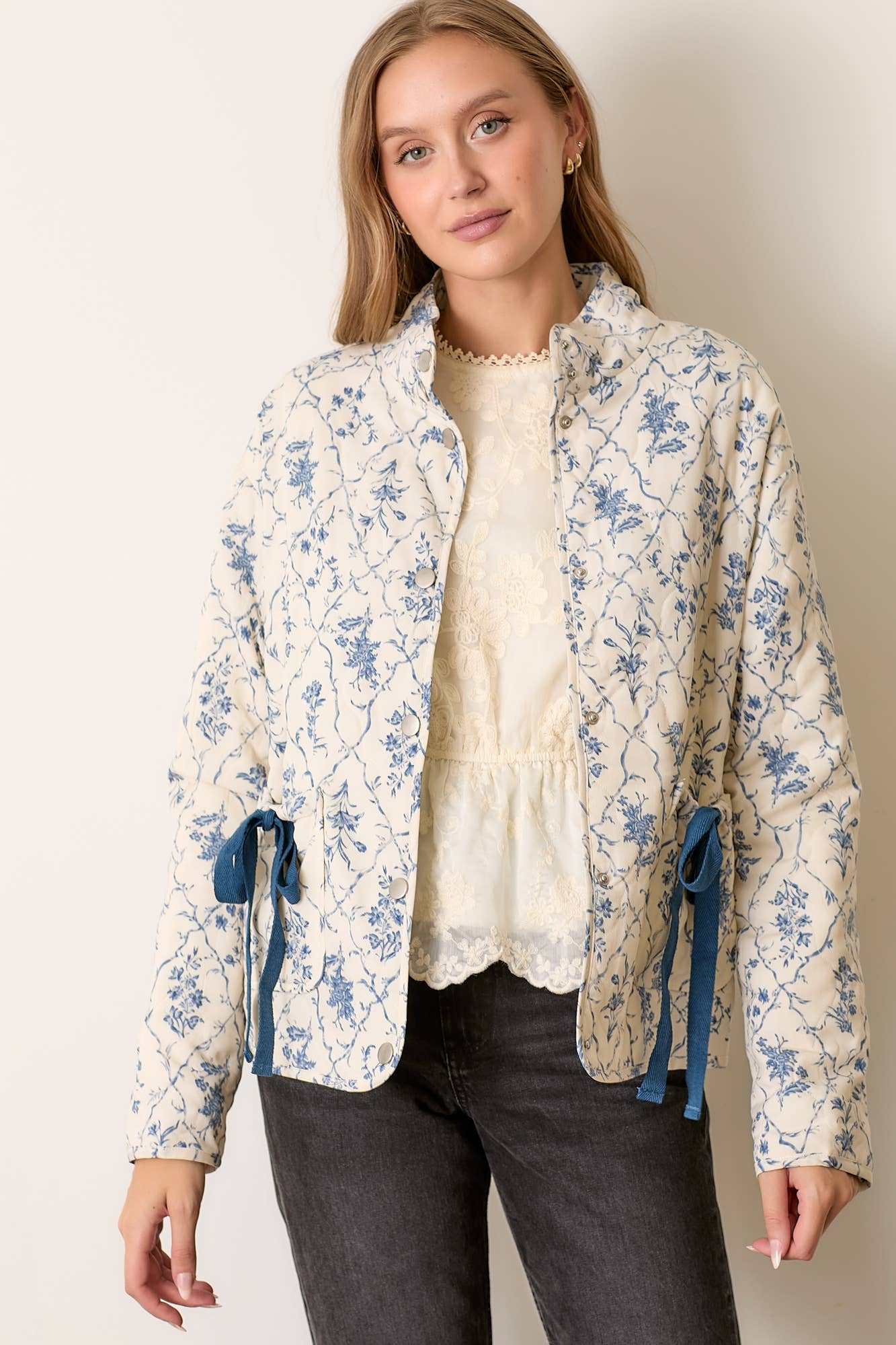 PRINTED PATTERN PADDED JACKET: CREAM MULTI / M - XAYUYUE