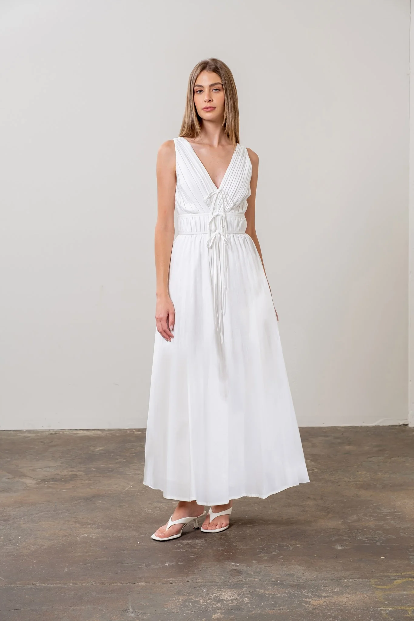 V-Neck Pleated Front Tie Midi Dress - XAYUYUE